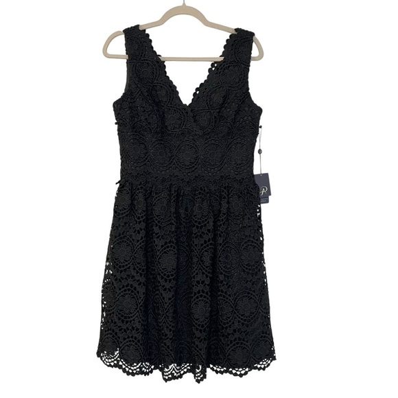 Adrianna Papell Dresses & Skirts - Adrianna Papell Allover Lace V Neck Fit & Flare Dress Black 8 NWT Cocktail Chic